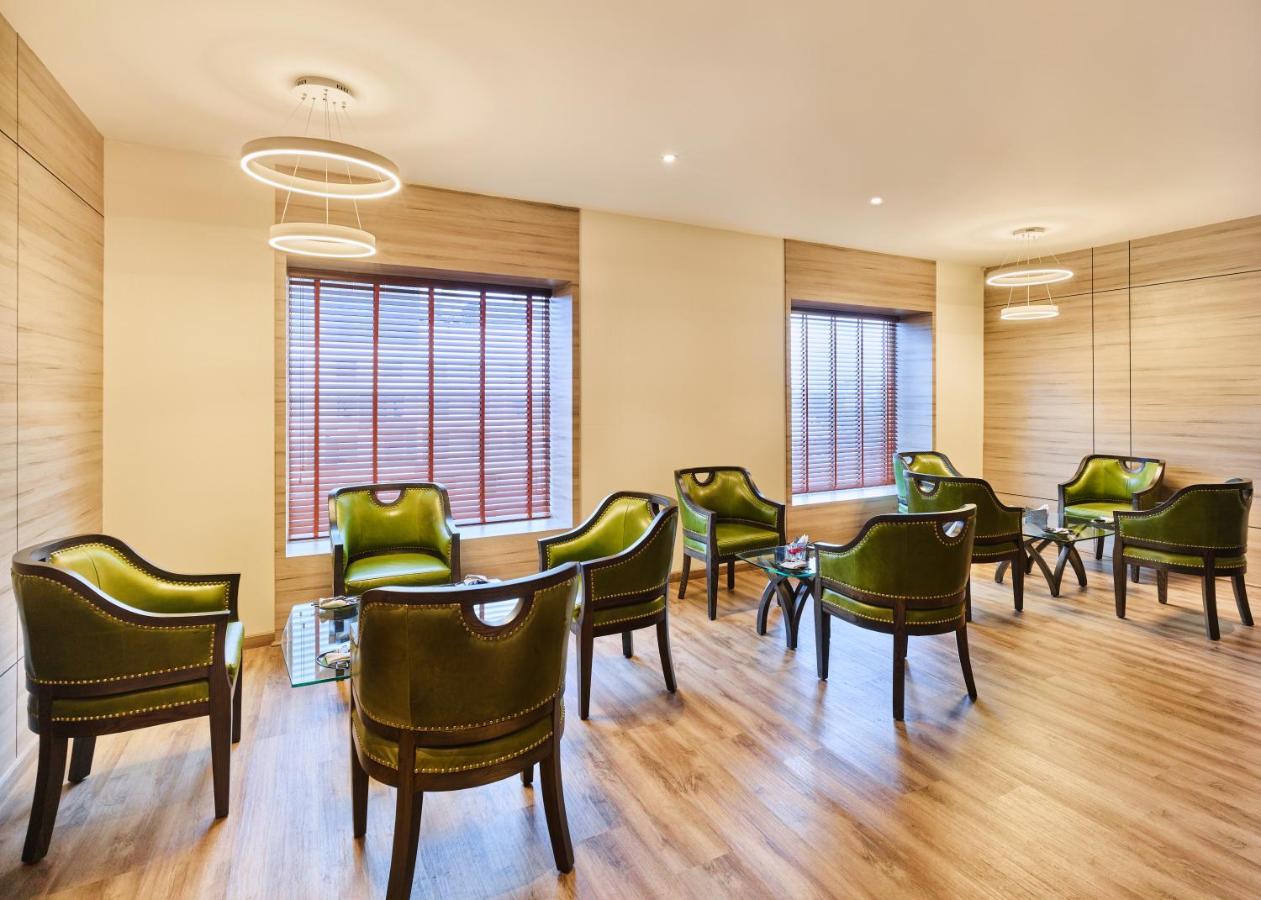 Hycinth Hotels Thiruvananthapuram Екстер'єр фото