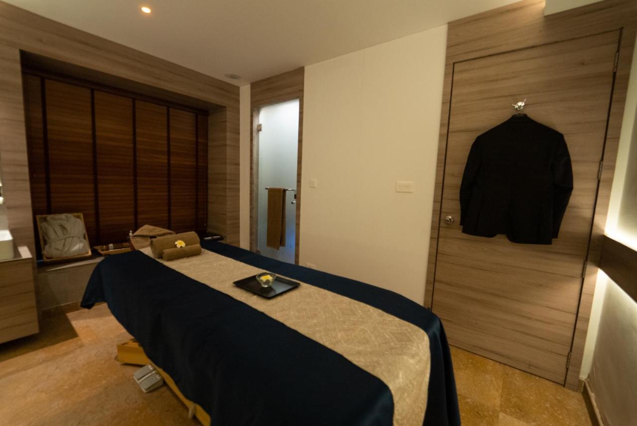 Hycinth Hotels Thiruvananthapuram Екстер'єр фото