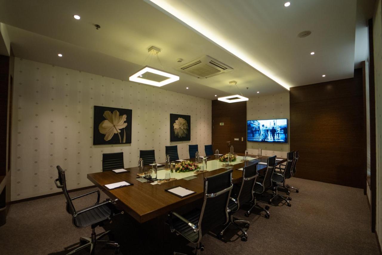 Hycinth Hotels Thiruvananthapuram Екстер'єр фото