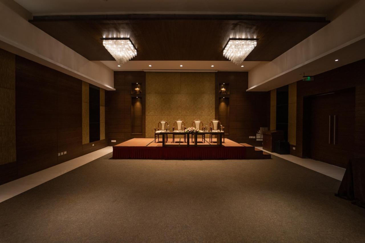 Hycinth Hotels Thiruvananthapuram Екстер'єр фото