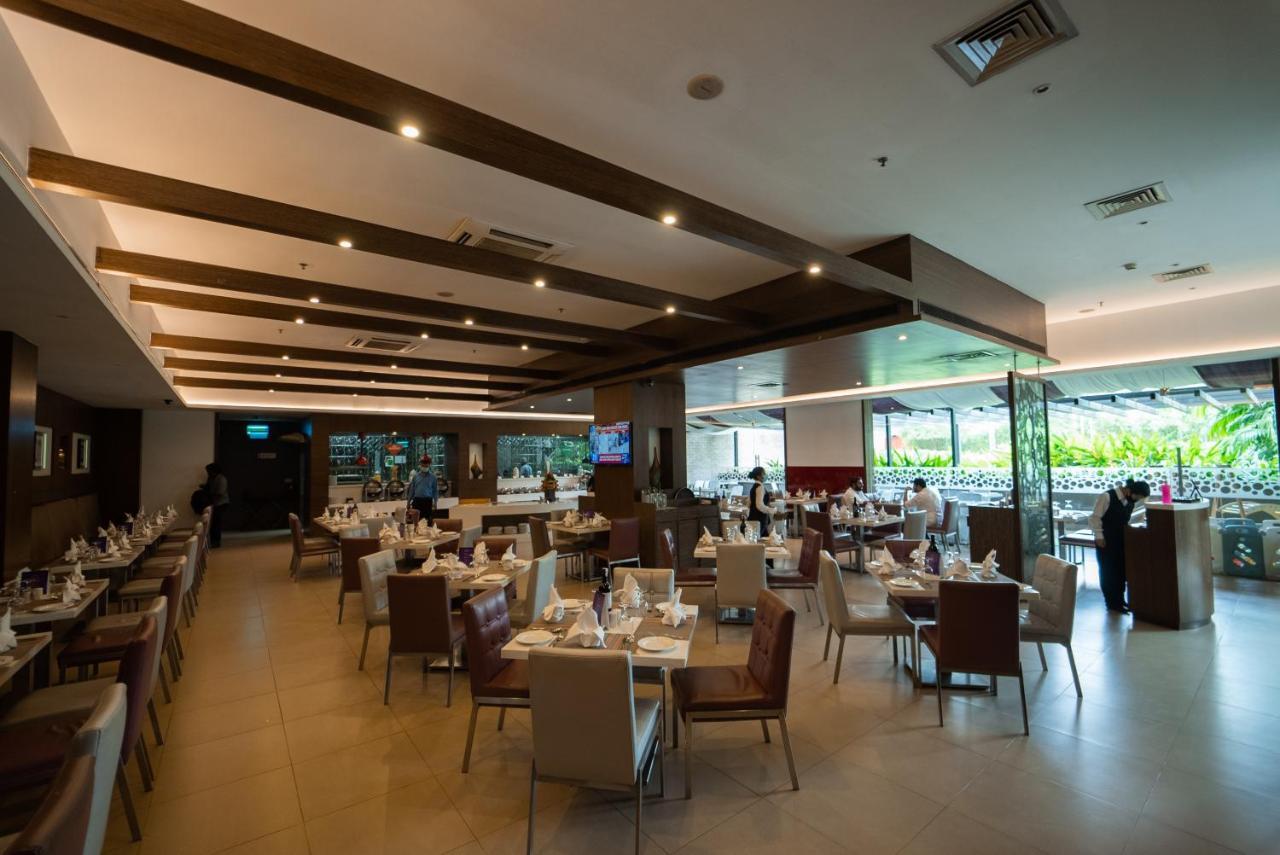 Hycinth Hotels Thiruvananthapuram Екстер'єр фото