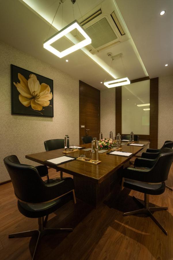 Hycinth Hotels Thiruvananthapuram Екстер'єр фото