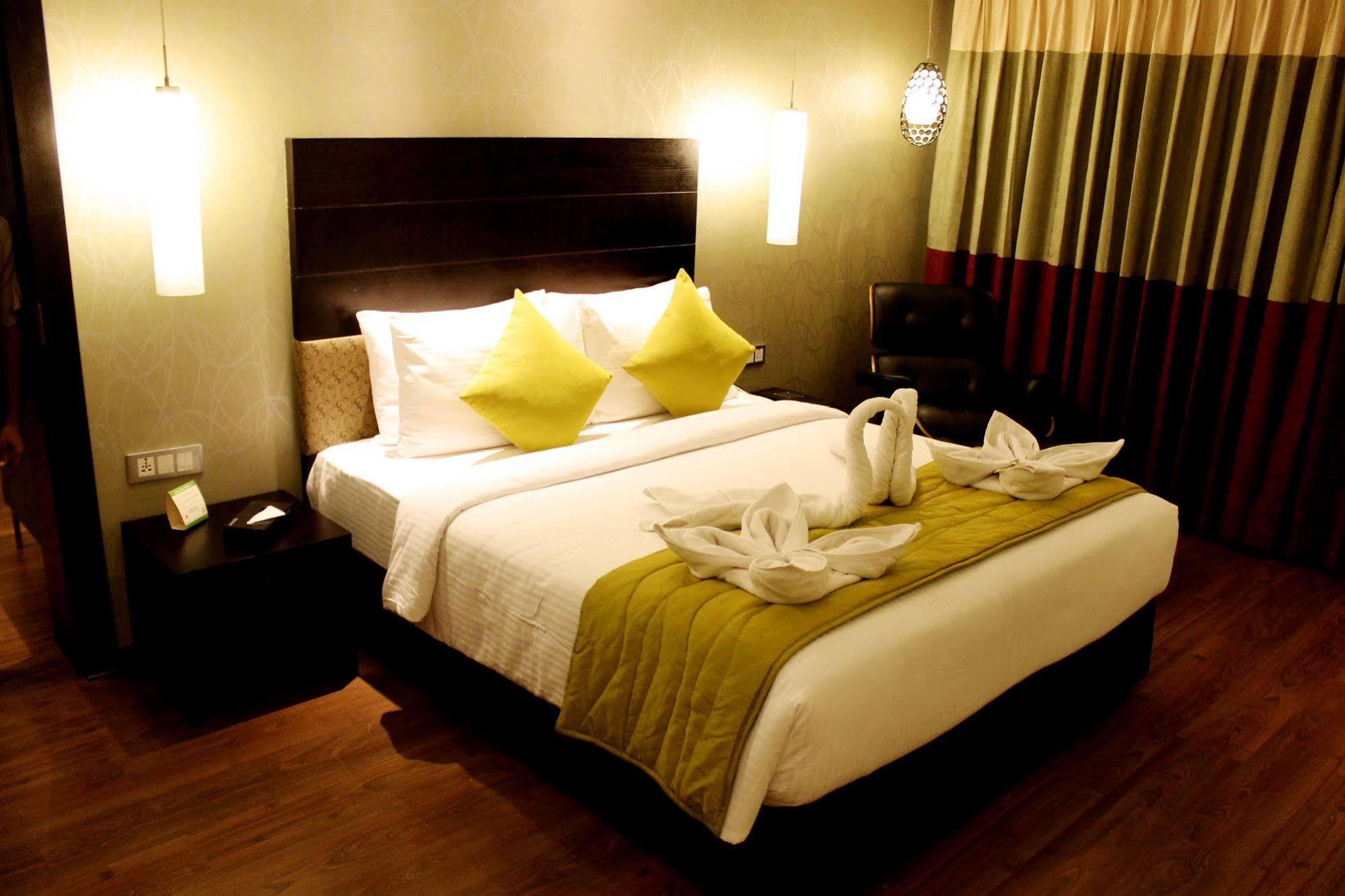 Hycinth Hotels Thiruvananthapuram Екстер'єр фото